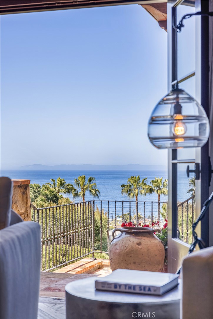 640 Diamond Street Laguna Beach, CA 92651 - Photo 20 of 32