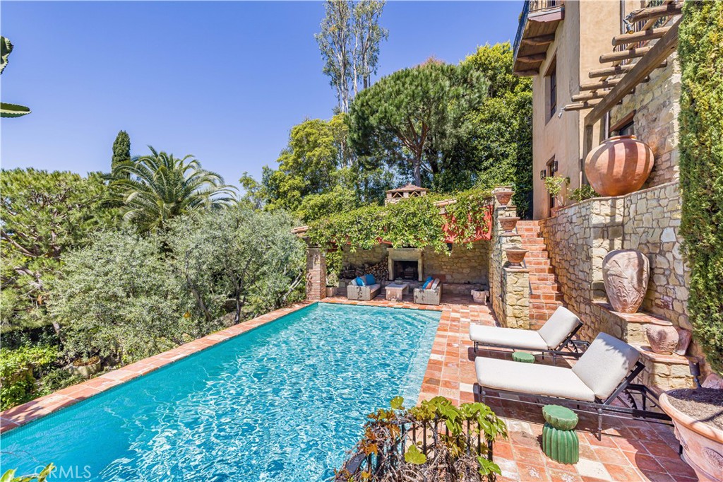 640 Diamond Street Laguna Beach, CA 92651 - Photo 24 of 32