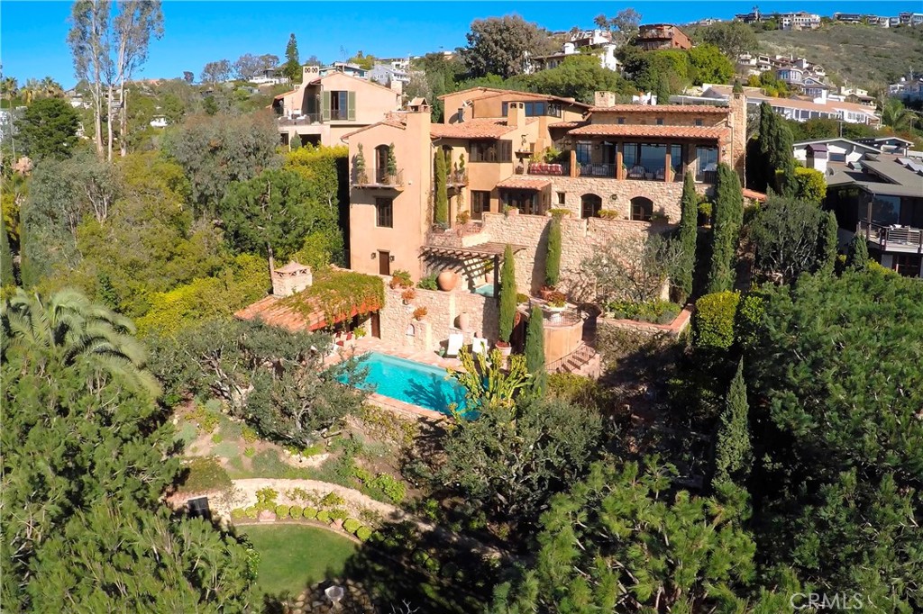 640 Diamond Street Laguna Beach, CA 92651 - Photo 5 of 32