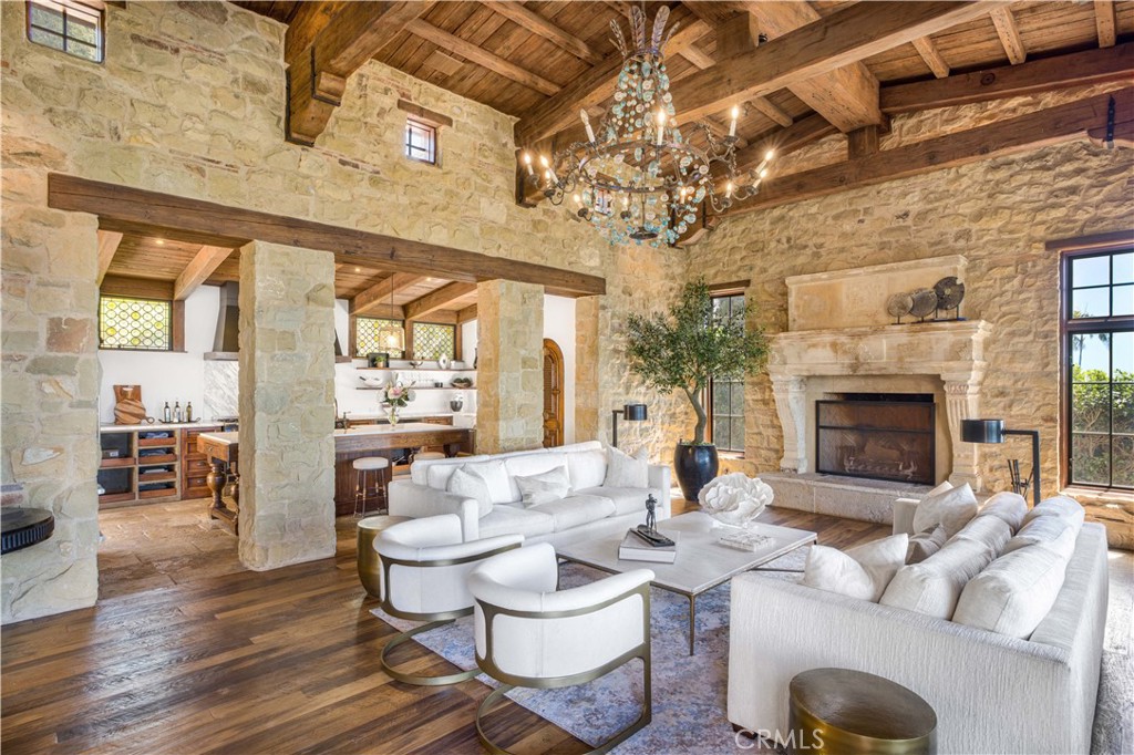 640 Diamond Street Laguna Beach, CA 92651 - Photo 7 of 32