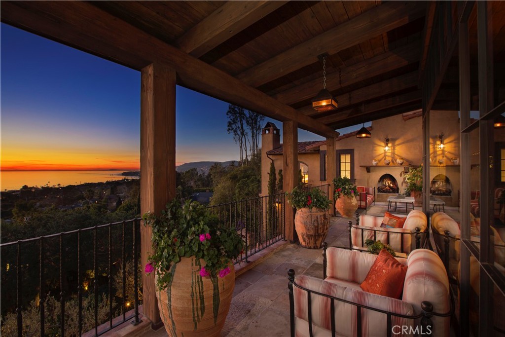 640 Diamond Street Laguna Beach, CA 92651 - Photo 8 of 32