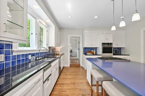 $1,195,000 | 2225 North Lake Drive, Milwaukee, WI 53202