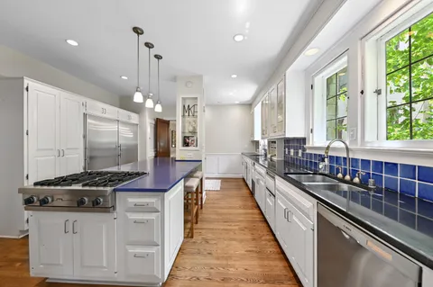 $1,195,000 | 2225 North Lake Drive, Milwaukee, WI 53202