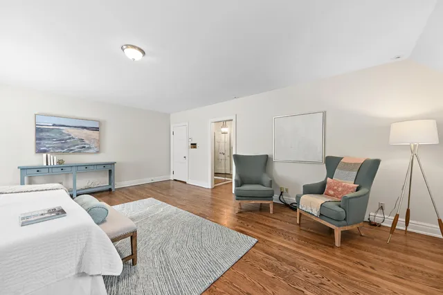 $1,195,000 | 2225 North Lake Drive, Milwaukee, WI 53202