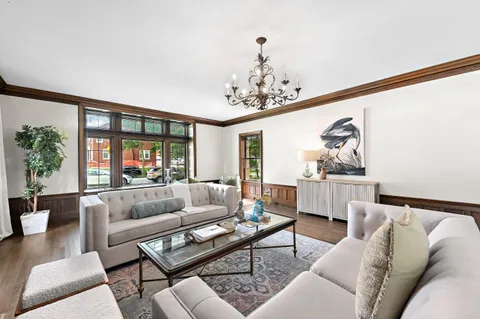 $1,195,000 | 2225 North Lake Drive, Milwaukee, WI 53202