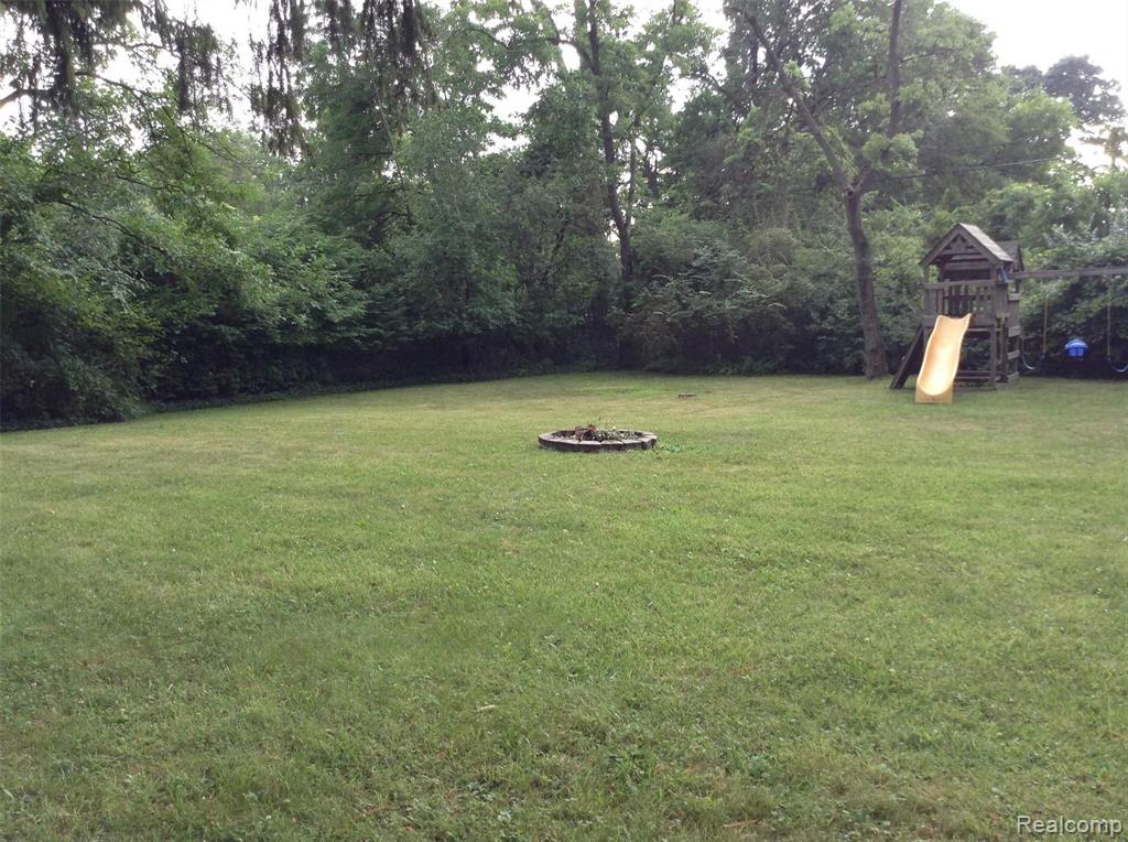 21101 Greenview Road Southfield, MI 48075 - Photo 27 of 28