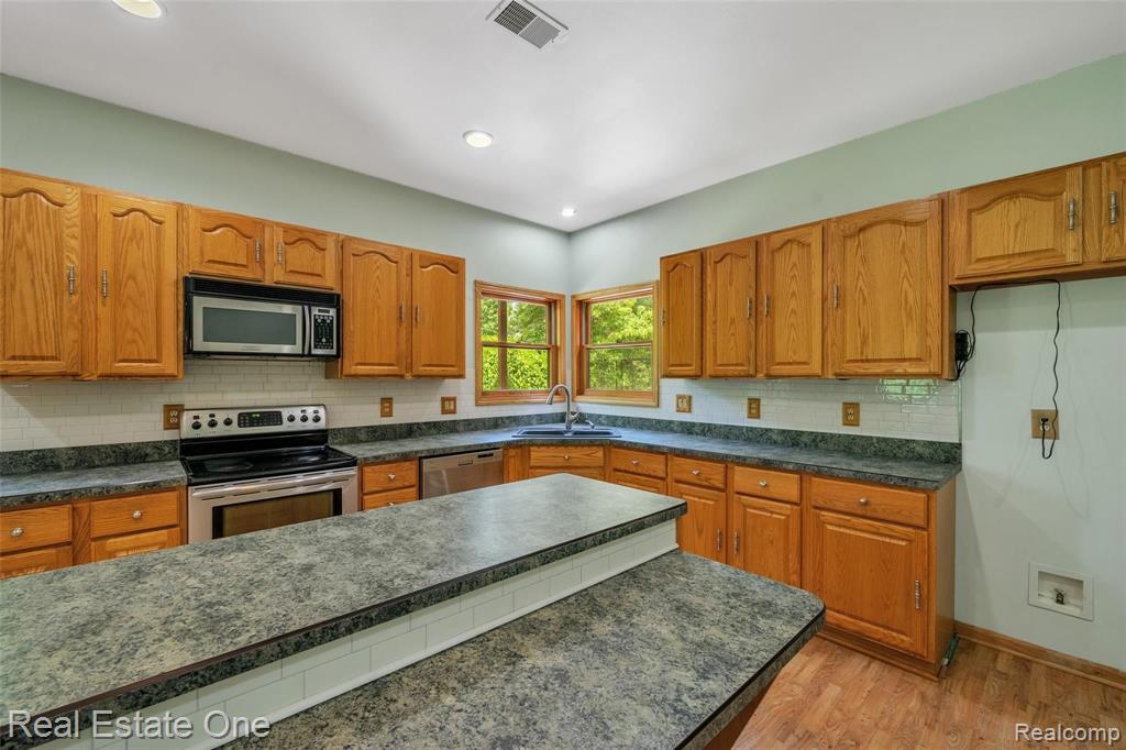 3415 Rafferty Drive Howell, MI 48843 - Photo 10 of 59