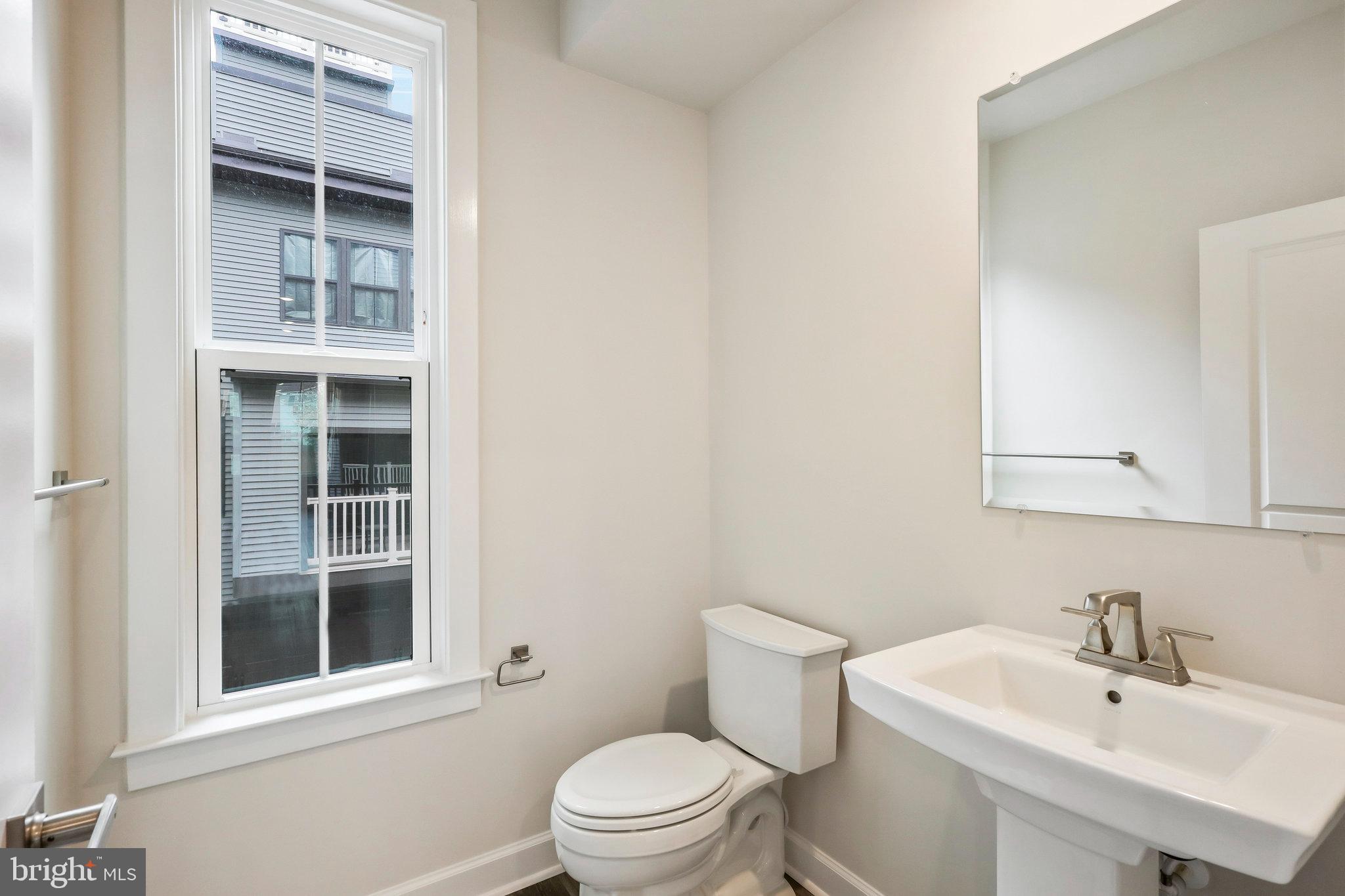 5309 8th Road South Arlington, VA 22204 - Photo 14 of 48 Gallery Image 14