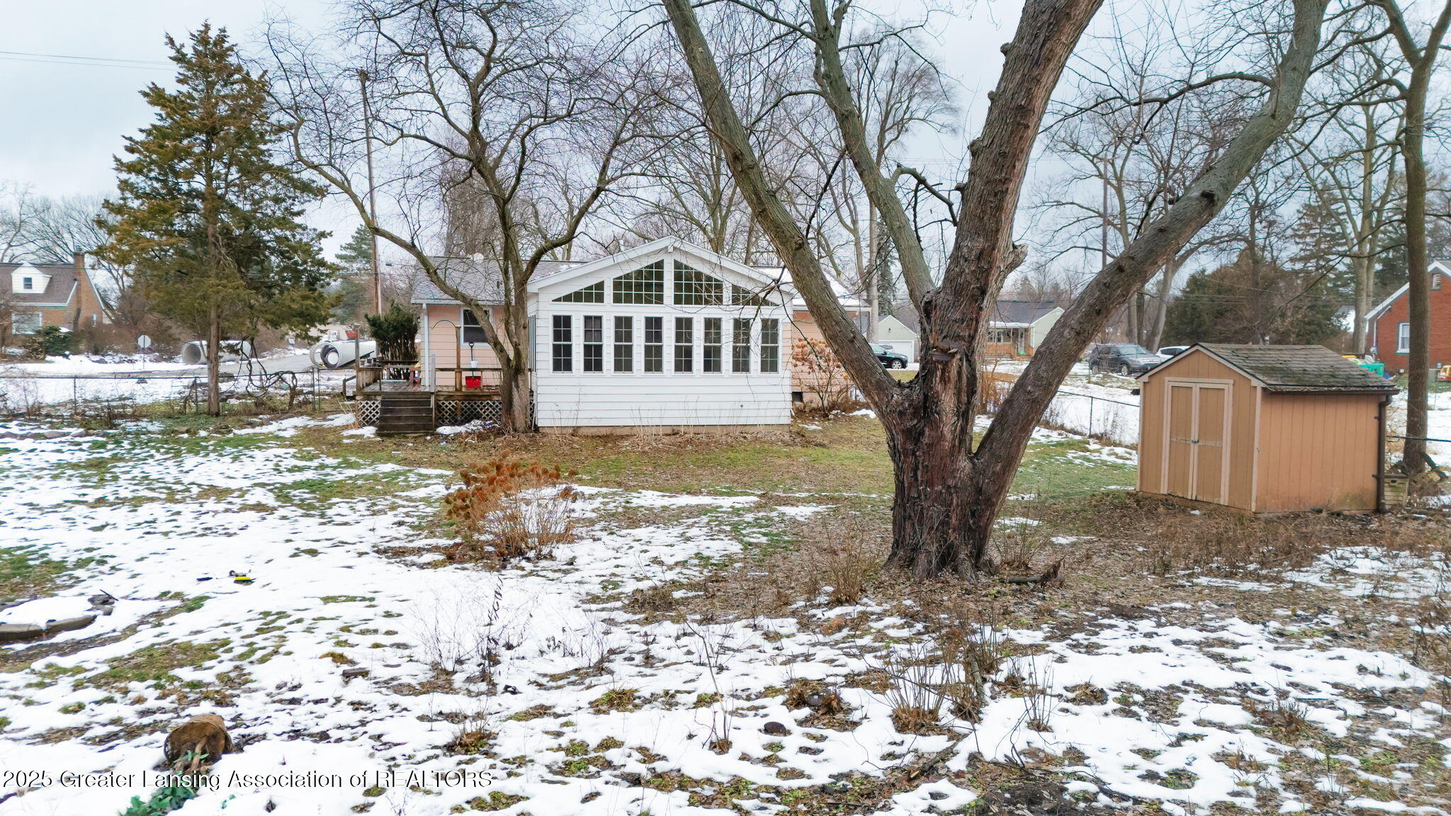 810 Clark Road Lansing, MI 48917 - Photo 27 of 33 3-web-or-mls-810CLARK03