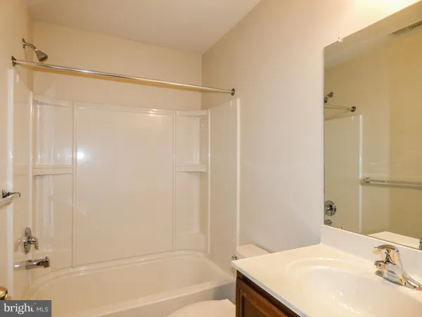$2,600 | 2105 Lexington Mews, Swedesboro, NJ 08085