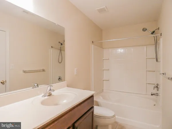 $2,600 | 2105 Lexington Mews, Swedesboro, NJ 08085