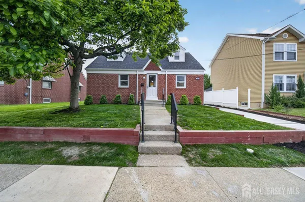 $569,900 | 121 Dorothy Street, Carteret, NJ 07008