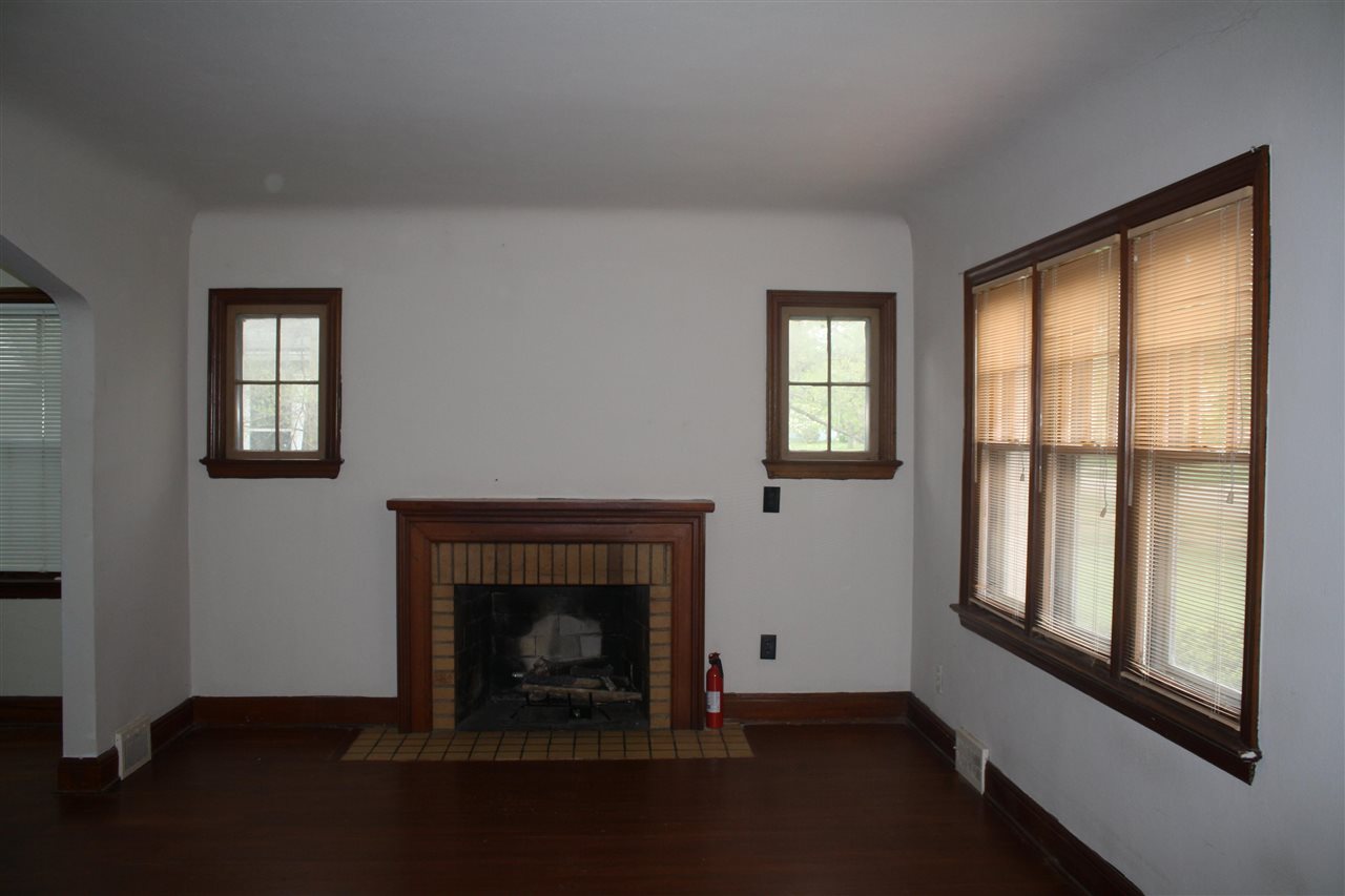 2114 Pierce Street Flint, MI 48503 - Photo 12 of 41