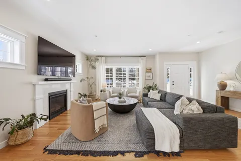 $819,900 | 182 Main Street, Unit 4, Acton, MA 01720