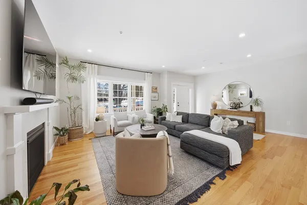 $819,900 | 182 Main Street, Unit 4, Acton, MA 01720