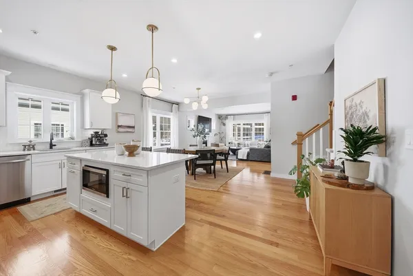 $819,900 | 182 Main Street, Unit 4, Acton, MA 01720