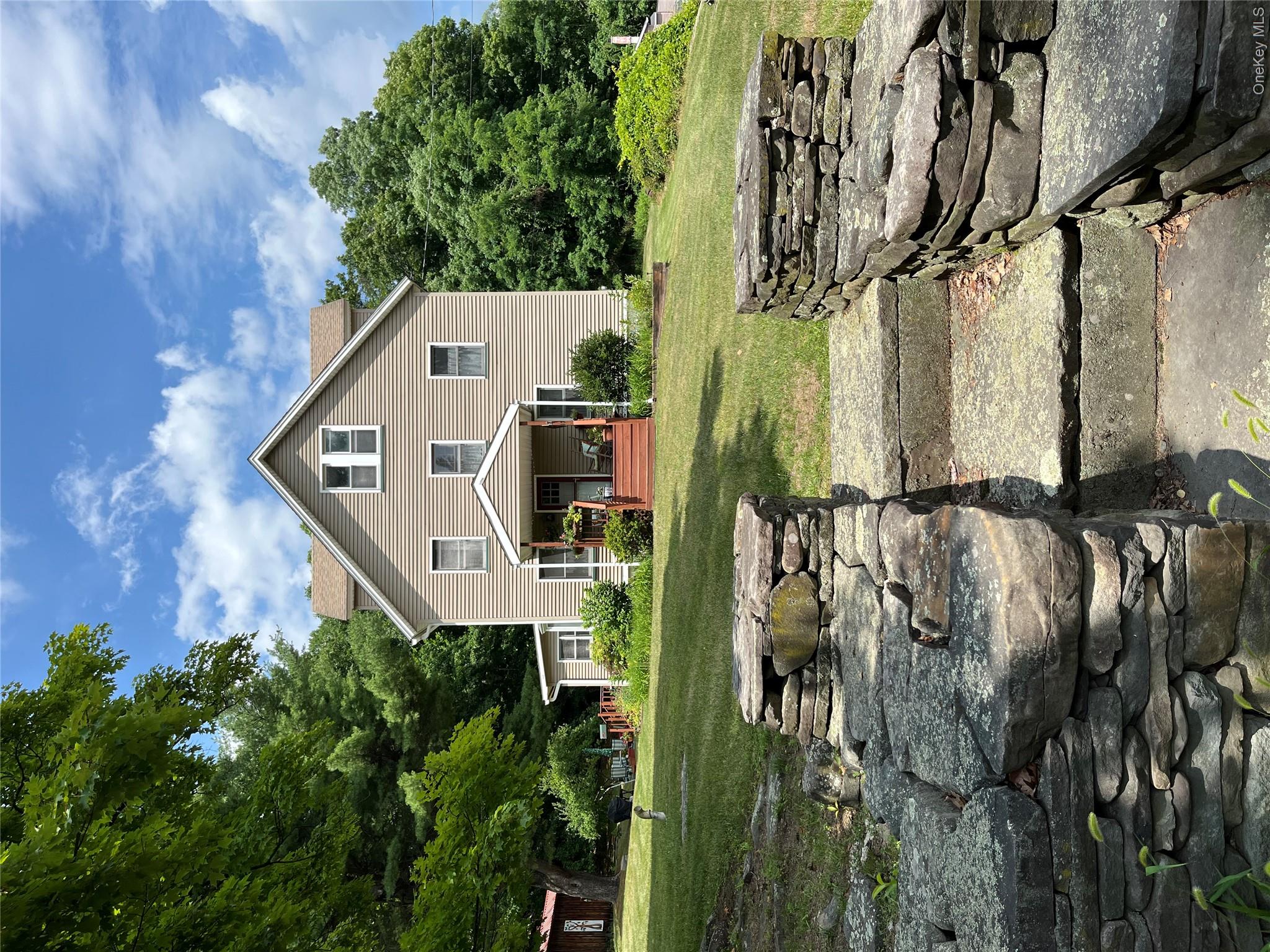 17 Spring Street Ellenville, NY 12428 - Photo 2 of 23