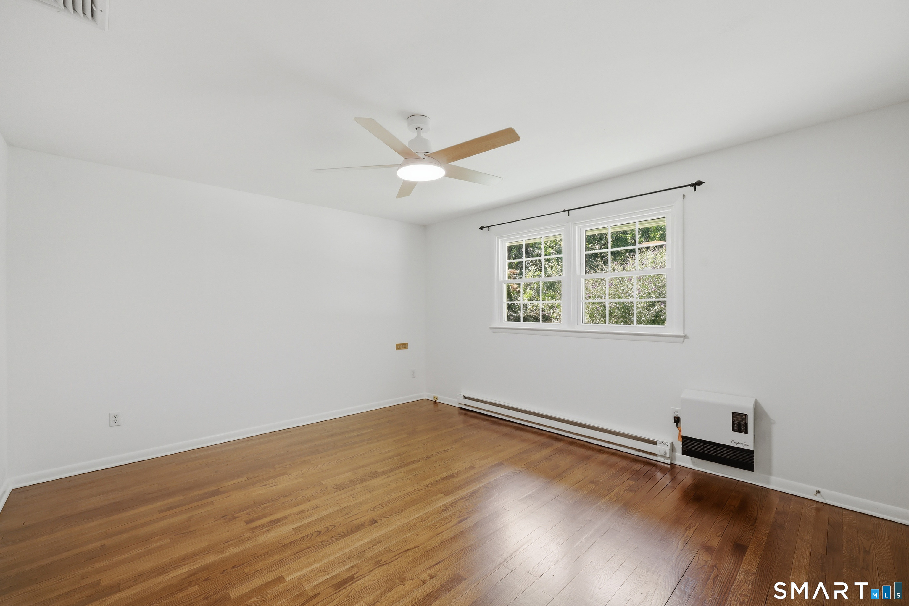 207 Barncroft Road Stamford, CT 06902 - Photo 13 of 36