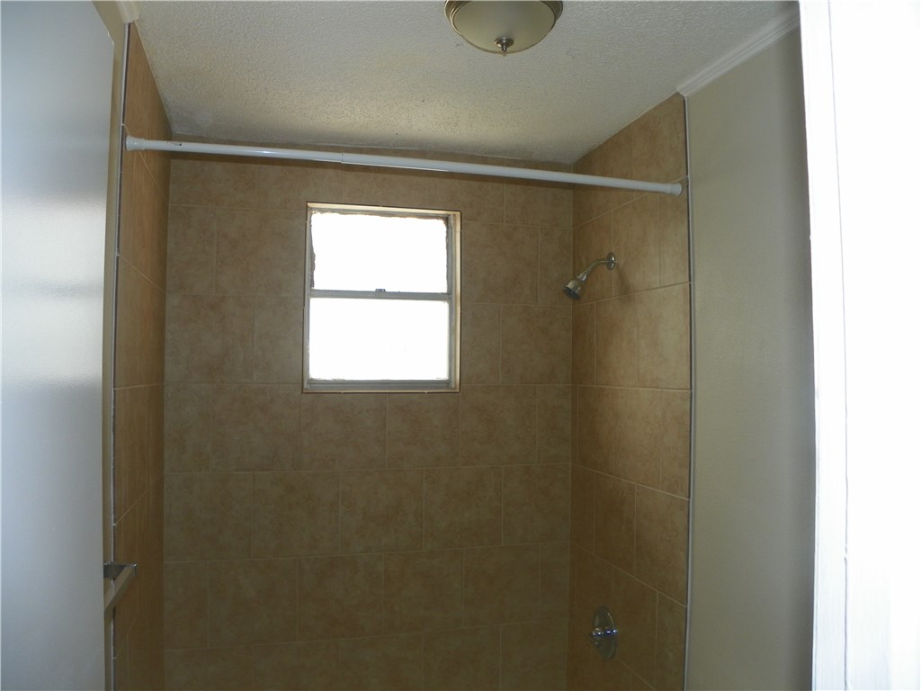 2610 Rogers Avenue Austin, TX 78722 - Photo 9 of 15