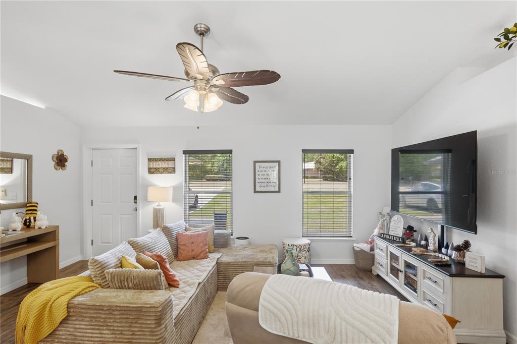 21635 Southwest 82nd Loop Dunnellon, FL 34431 - Photo 4 of 31