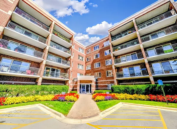$2,295 | 6400 West Berteau Avenue, Unit 502, Chicago, IL 60634