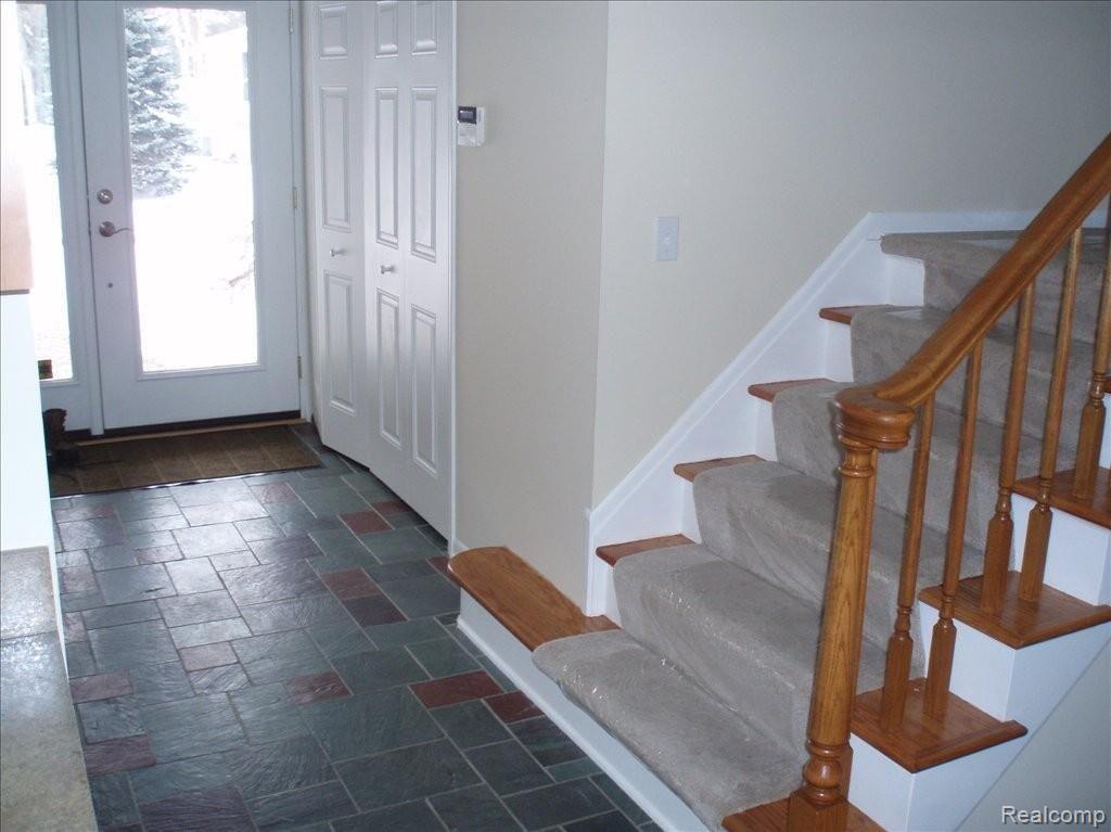 633 Millstone Drive Rochester, MI 48309 - Photo 15 of 17 foyer