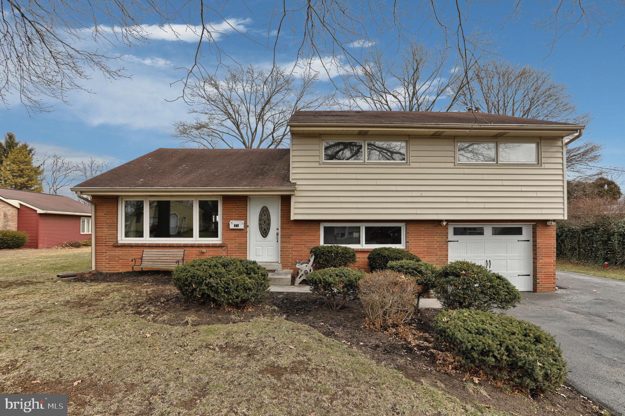 354 Oaklyn Road Lebanon, PA 17042 - Photo 1 of 27 Gallery Image 1