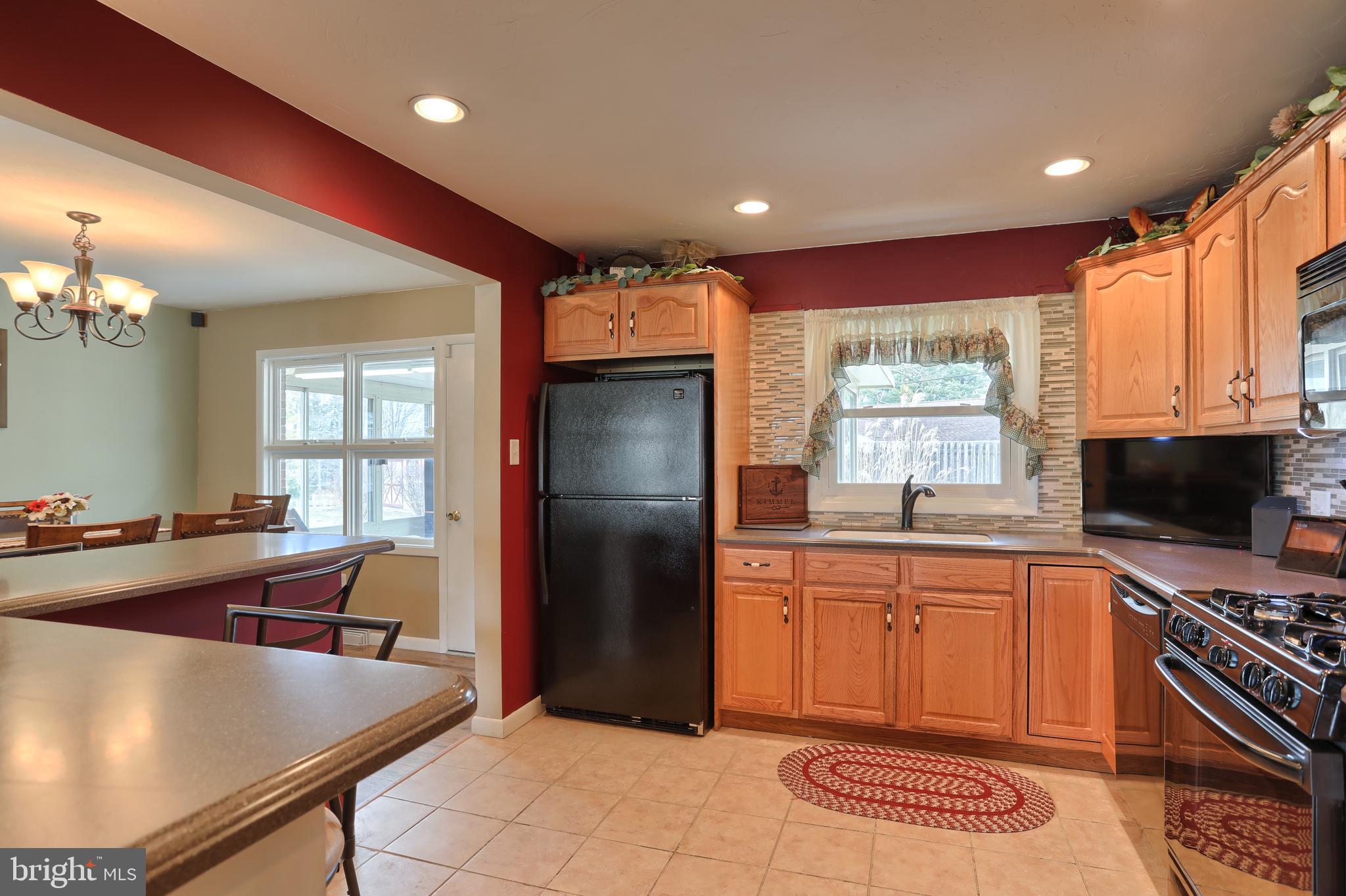 354 Oaklyn Road Lebanon, PA 17042 - Photo 7 of 27 Kitchen with Tile Floors