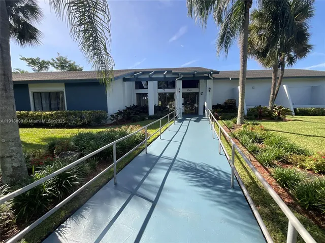 $134,900 | 7690 Northwest 18th Street, Unit 303, Margate, FL 33063