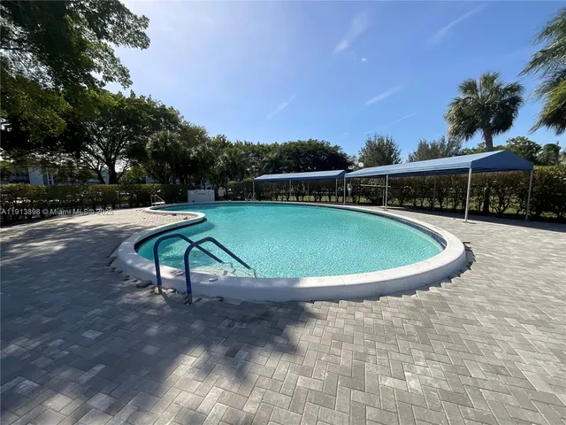 $134,900 | 7690 Northwest 18th Street, Unit 303, Margate, FL 33063