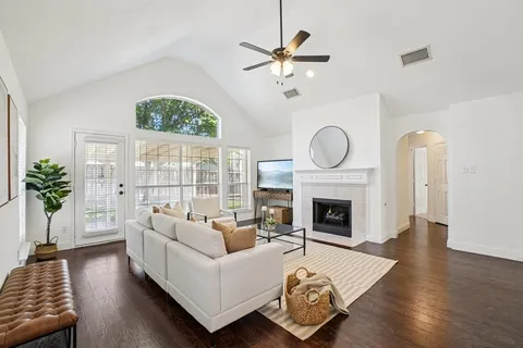 $384,900 | 4625 Tanque Drive, Fort Worth, TX 76137