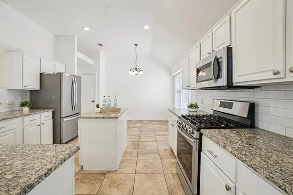 $384,900 | 4625 Tanque Drive, Fort Worth, TX 76137