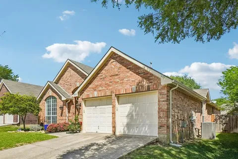$384,900 | 4625 Tanque Drive, Fort Worth, TX 76137