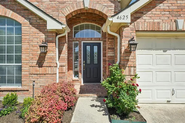 $384,900 | 4625 Tanque Drive, Fort Worth, TX 76137