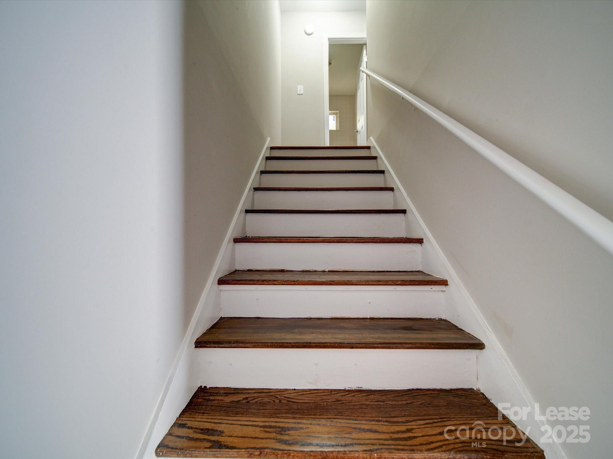 321 South Gardner Avenue, Unit 6 Charlotte, NC 28208 - Photo 19 of 35 a view of entryway