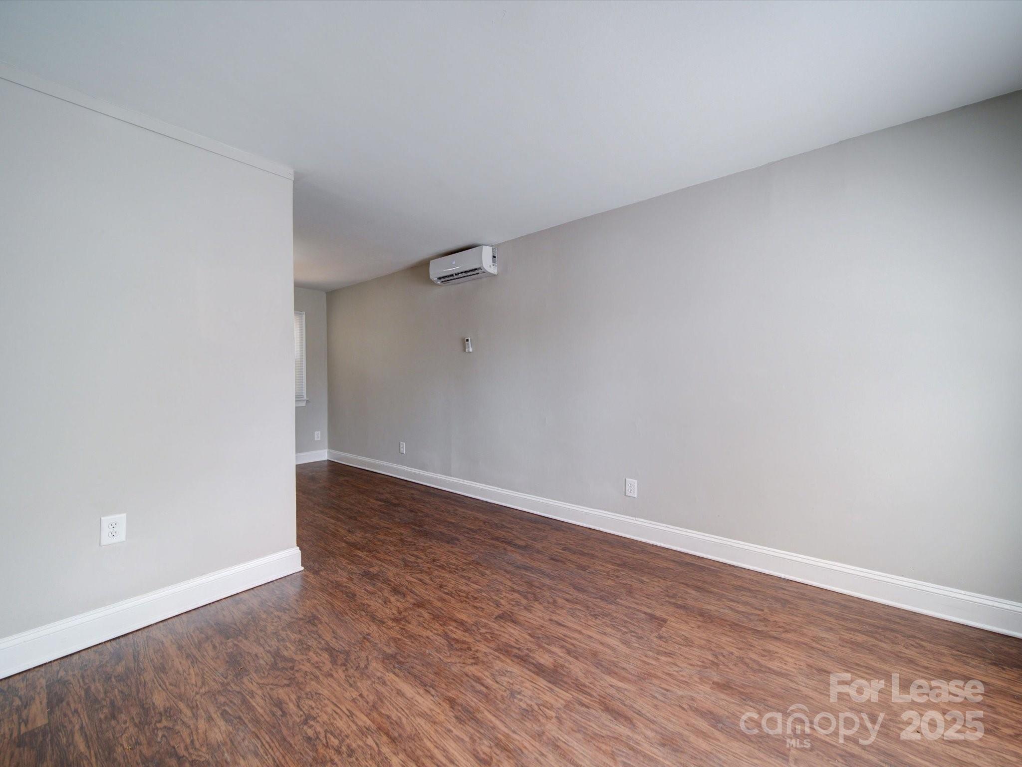 321 South Gardner Avenue, Unit 6 Charlotte, NC 28208 - Photo 4 of 35 a view of an empty room