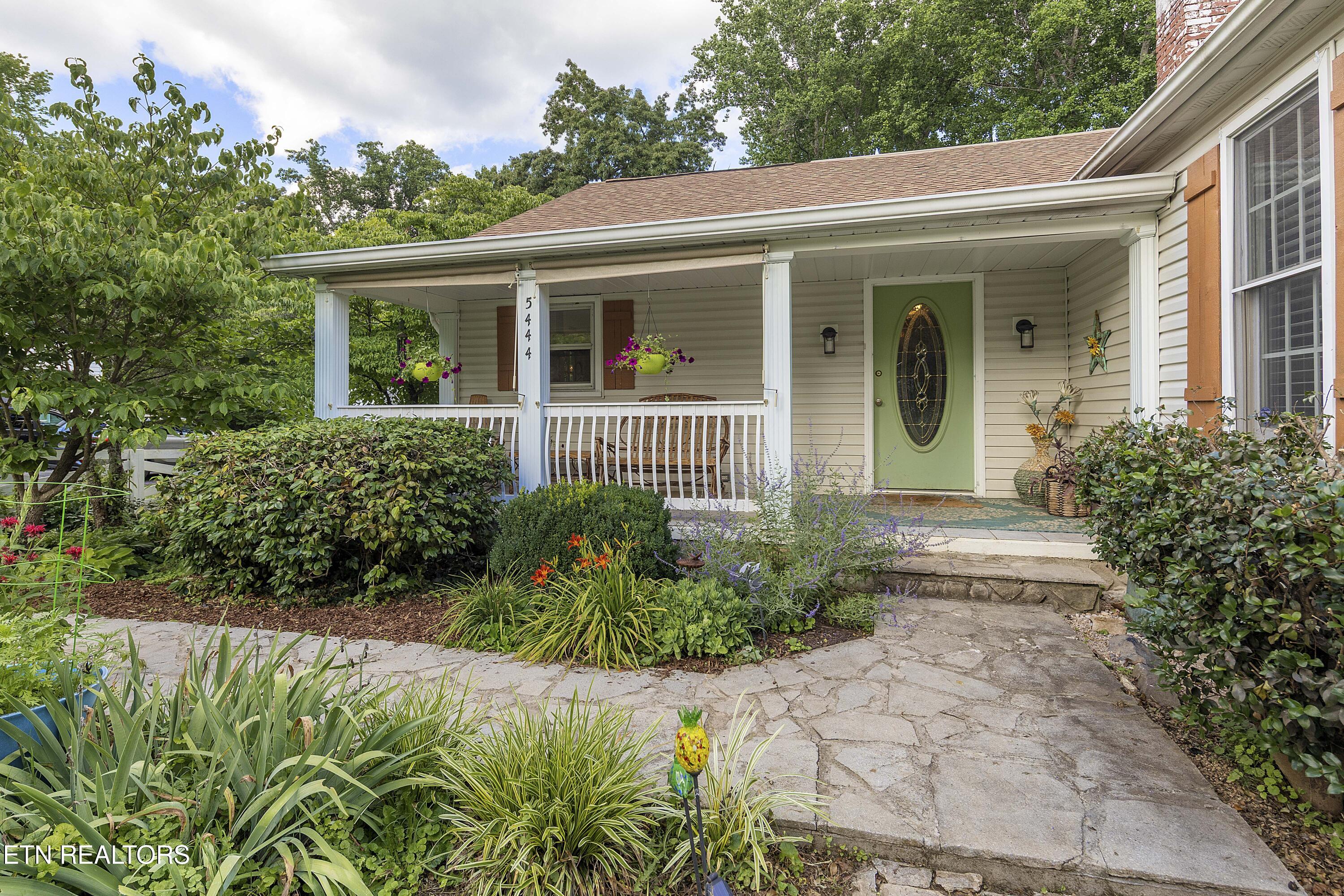 5444 Briercliff Road Knoxville, TN 37918 - Photo 4 of 47 L40A8085