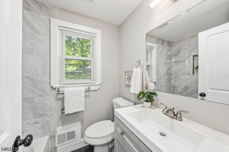 18 Lorelei Road West Orange, NJ 07052 - Photo 17 of 32 Gallery Image 17