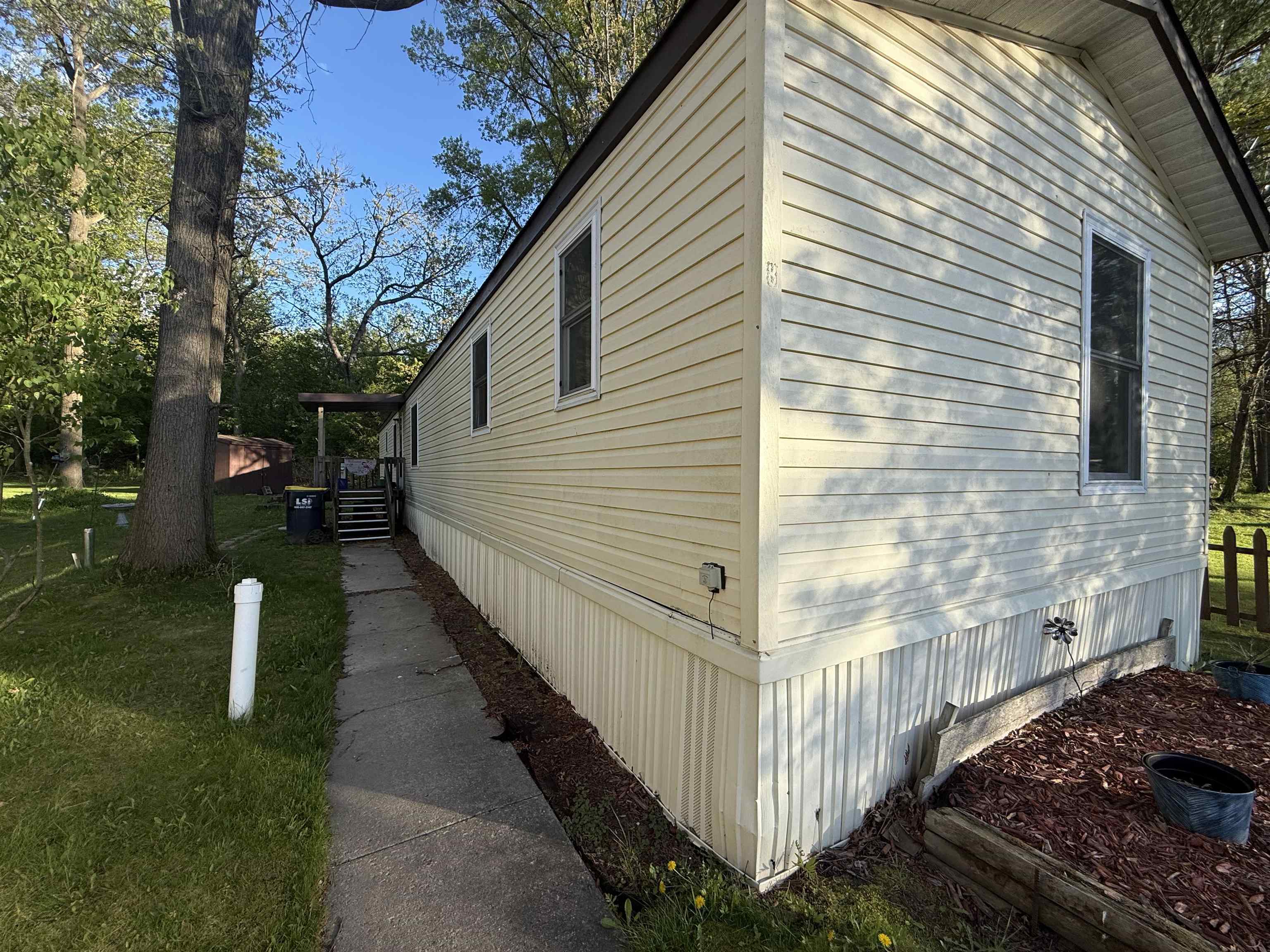 8 Old Buck Court Baraboo, WI 53913 - Photo 2 of 38