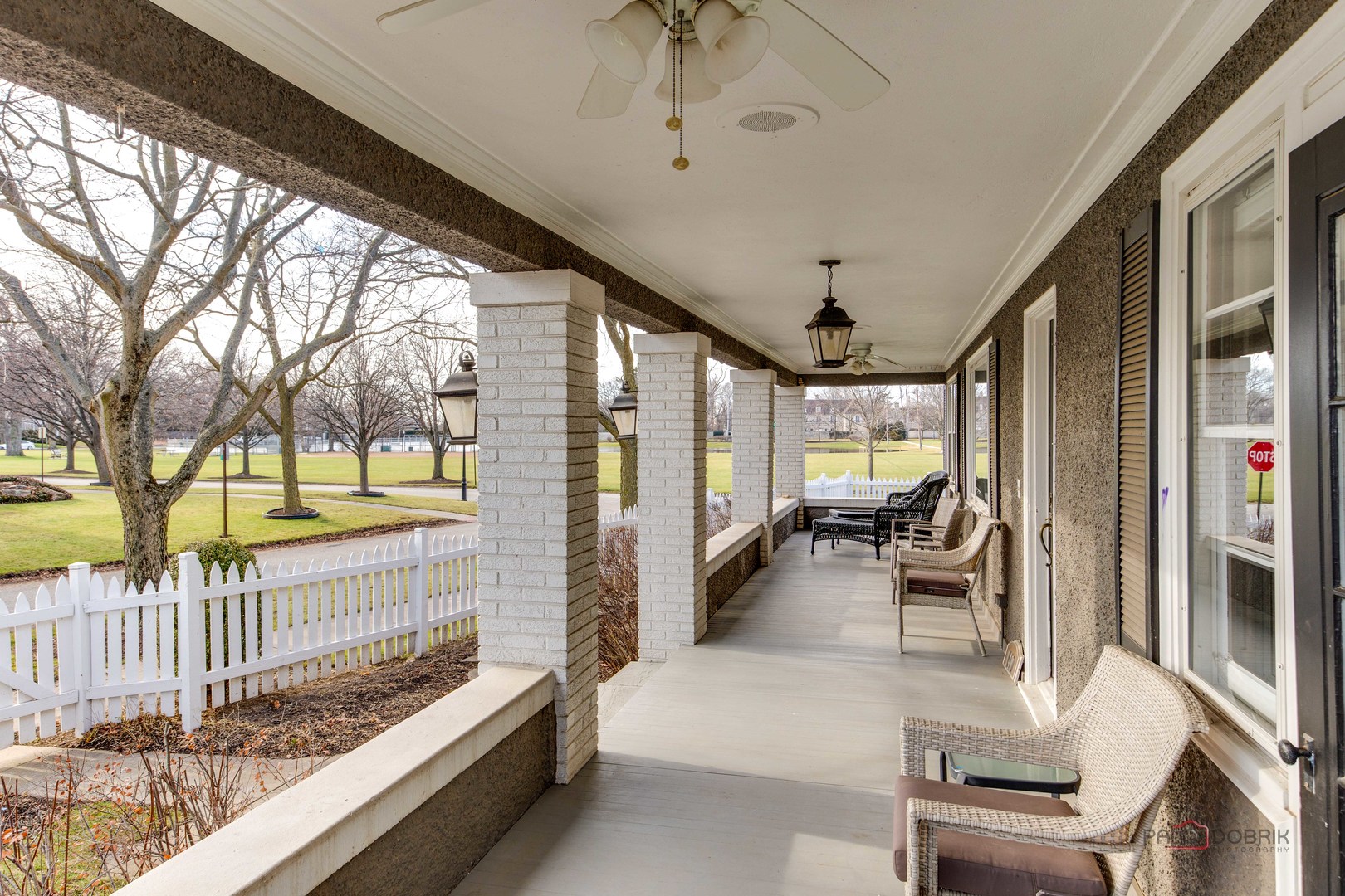 140 Summit Place Lake Forest, IL 60045 - Photo 3 of 39 a very nice looking room with a large window and flat screen tv