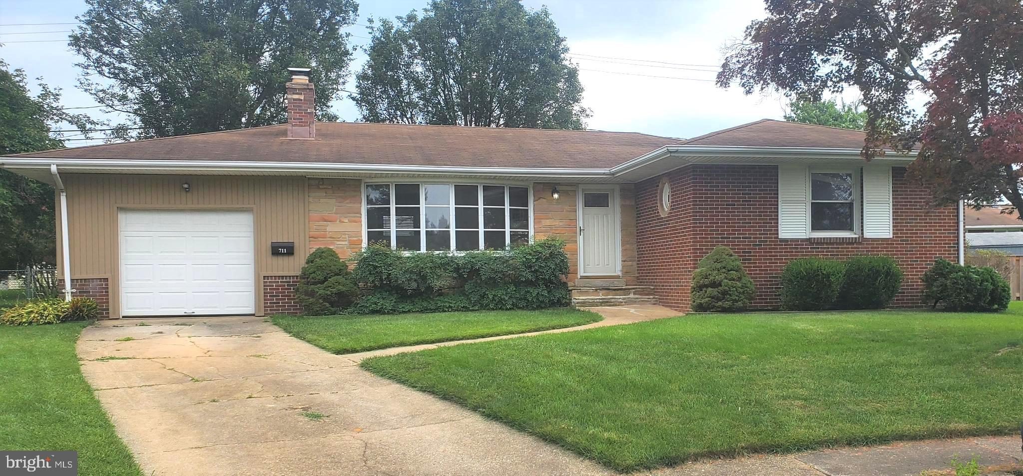 Welcome to 711 Greentree Rd!