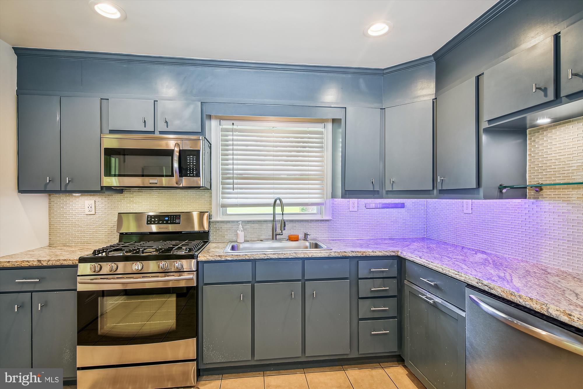 Kitchen with Tile Backsplash