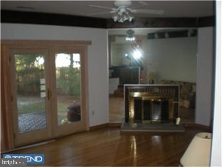 37 Whitechapel Drive Mount Laurel, NJ 08054 - Photo 2 of 10 Family Room