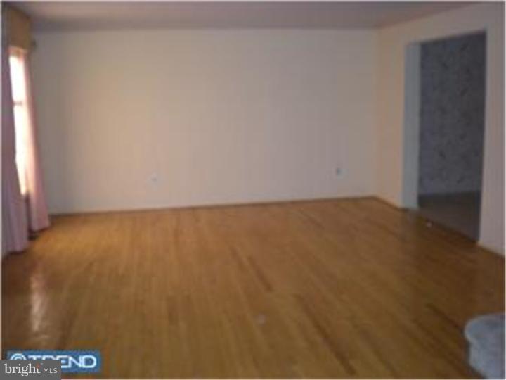 37 Whitechapel Drive Mount Laurel, NJ 08054 - Photo 3 of 10 Living Room