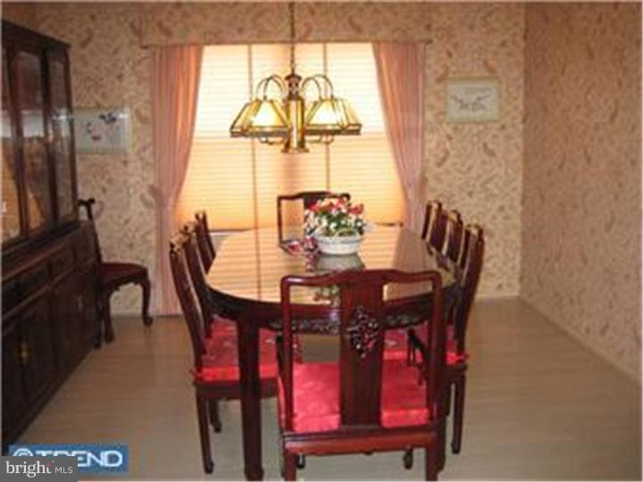 37 Whitechapel Drive Mount Laurel, NJ 08054 - Photo 5 of 10 Dining Room