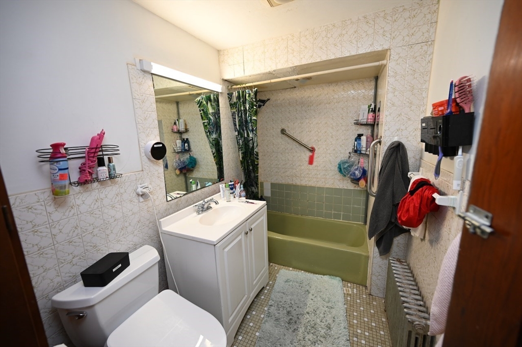 14 Derby Street Worcester, MA 01604 - Photo 13 of 23