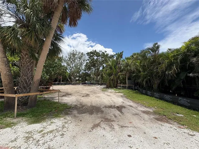 $10,500,000 | 3441 Gulfmead Drive, Sarasota, FL 34242