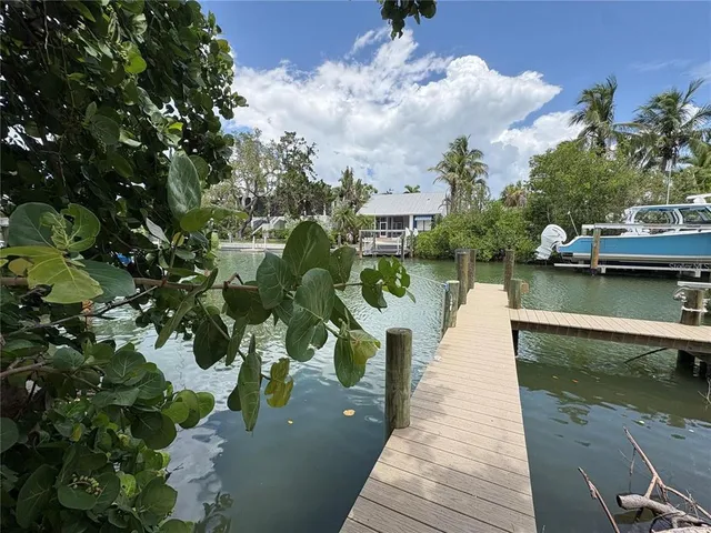 $10,500,000 | 3441 Gulfmead Drive, Sarasota, FL 34242