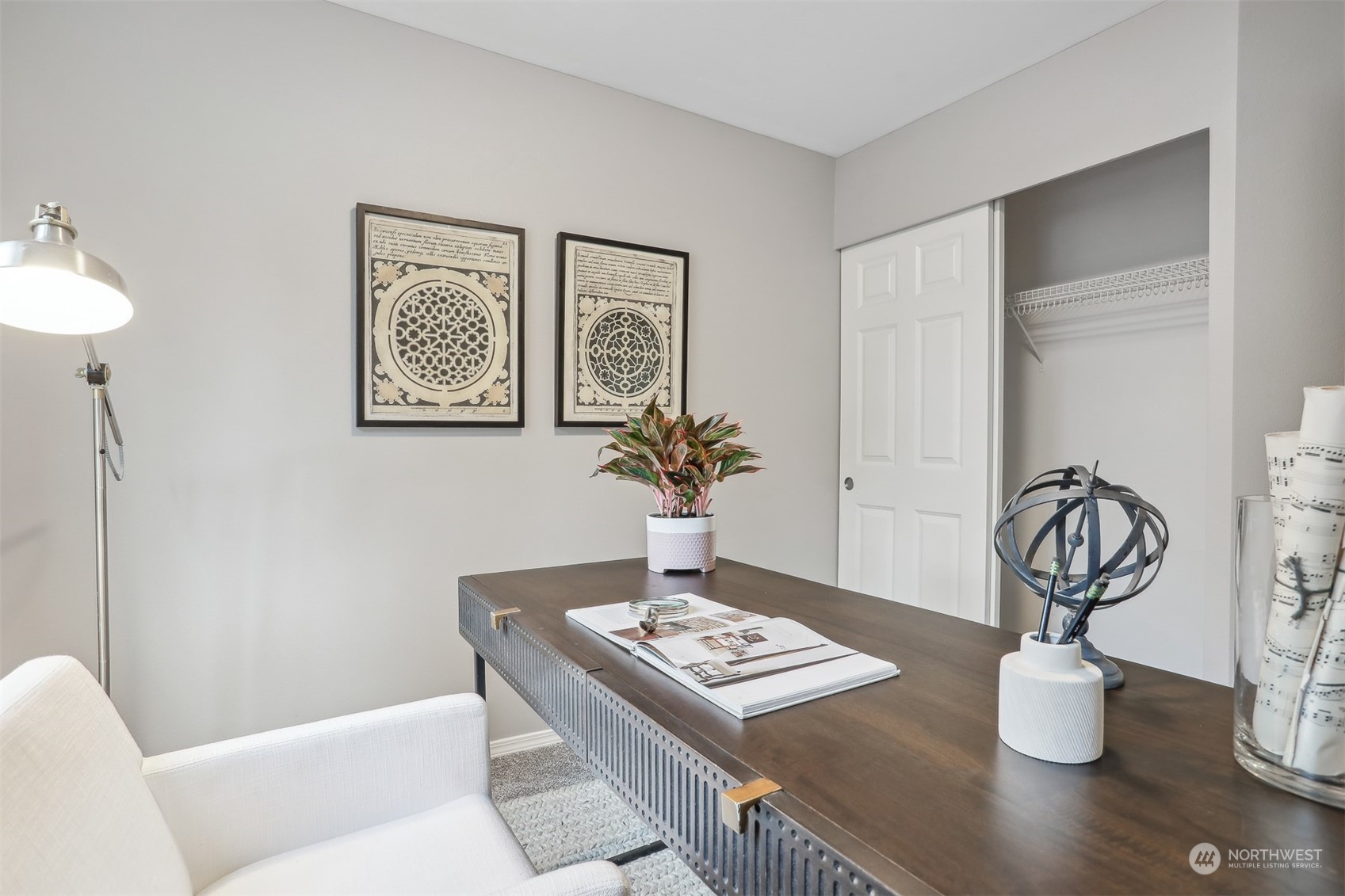 105 170th Street Southeast Bothell, WA 98012 - Photo 27 of 33 a living room with furniture and a potted plant