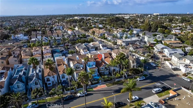 $2,399,000 | 621 8th Street, Huntington Beach, CA 92648